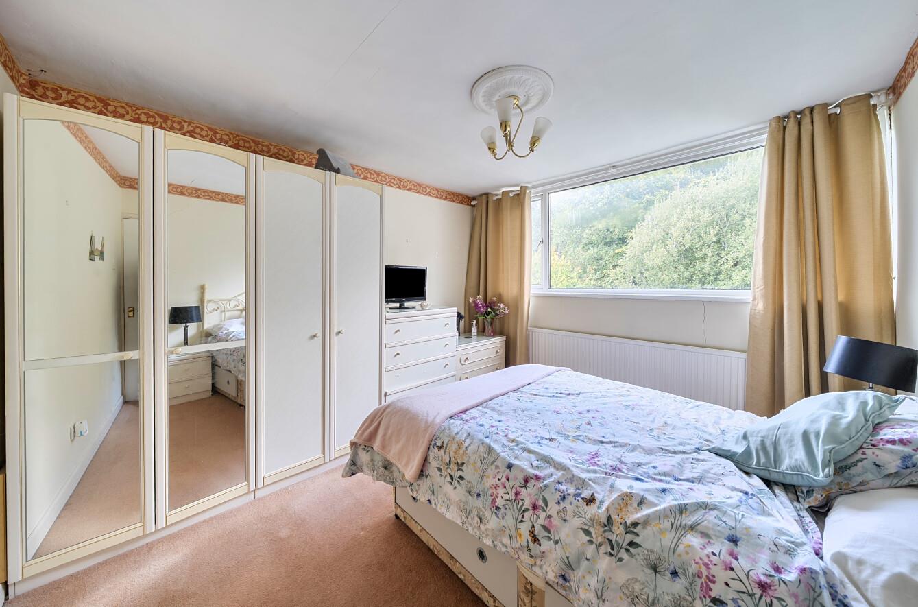 Mendip Close, Fforestfach, Swansea, SA5 5AB